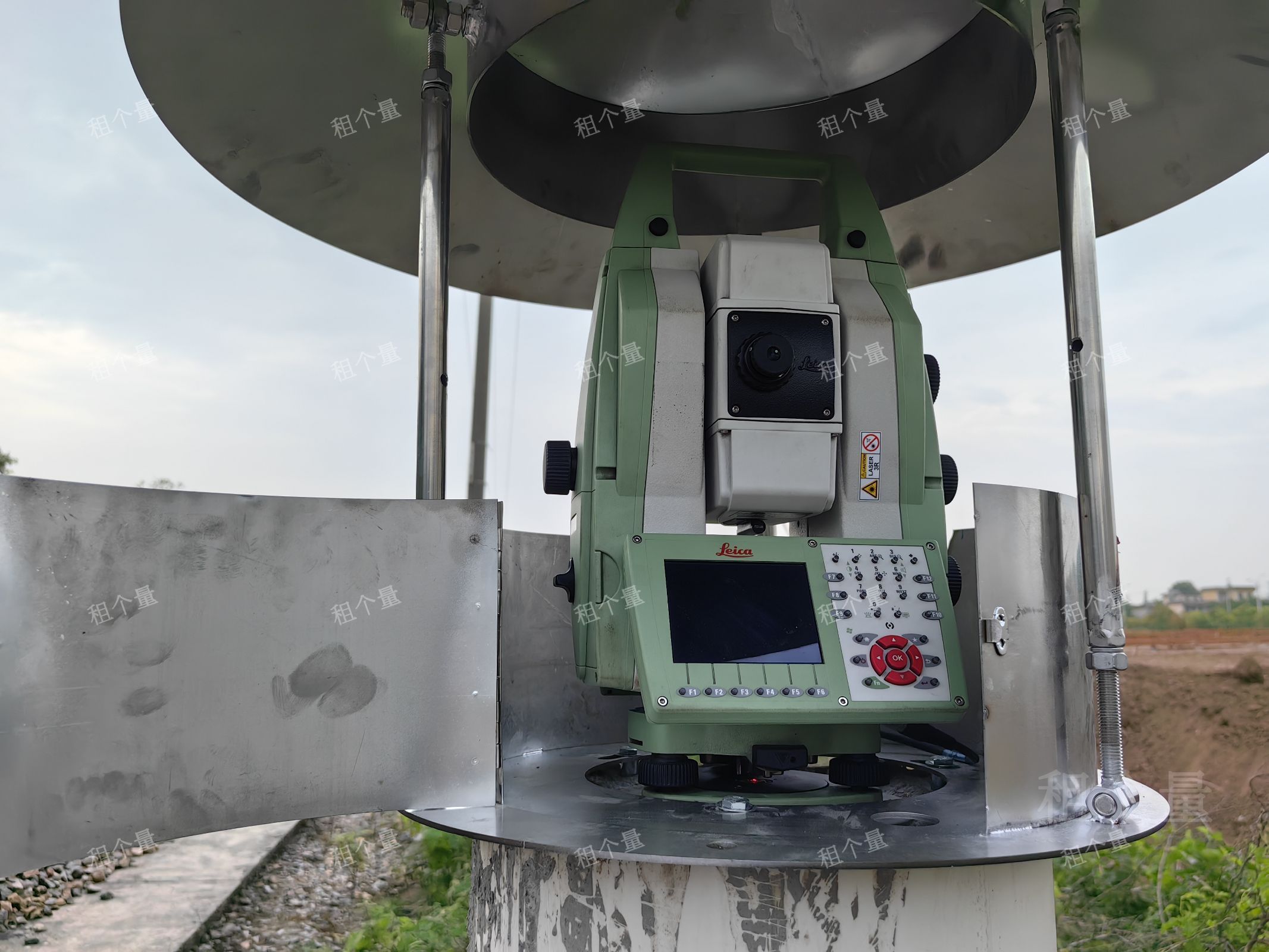 徕卡TM60测量机器人在巢马铁路中的应用